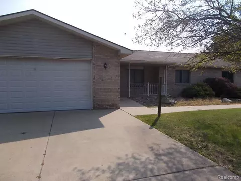 637 Arlington Dr, Caro, MI 48723