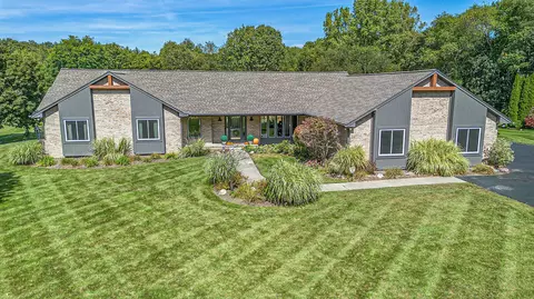 10570 Cedar Valley Dr, Springfield, MI 48350
