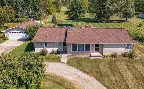 7189 Lincoln St, Brown City, MI 48416