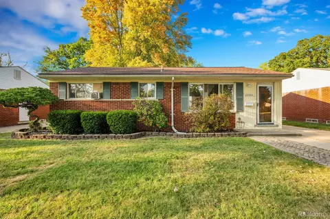32554 Hazelwood St, Westland, MI 48186