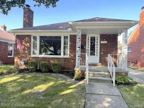 7526 Buckingham Ave, Allen Park, MI 48101