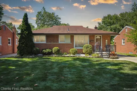 9045 Tecumseh, Redford, MI 48239