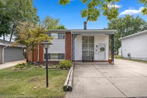 31075 Grandview Ave, Westland, MI 48186