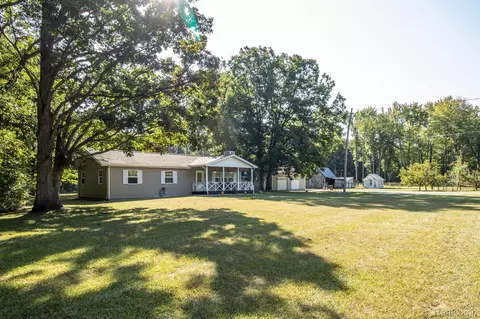 12595 N Budd Rd, Taymouth, MI 48417