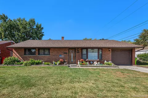 35615 Capri St, Clinton Township, MI 48035