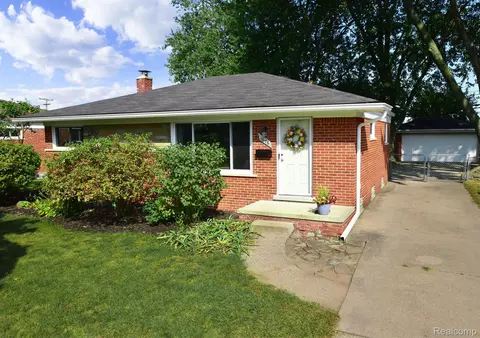 1676 Connie Ave, Madison Heights, MI 48071