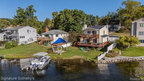 7265 Andersonville Rd, Independence, MI 48346