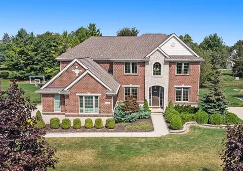 47466 Valencia Cir, Novi, MI 48374