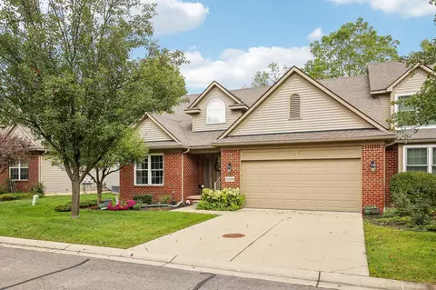 1193 Wind Chime Dr, Waterford, MI 48327