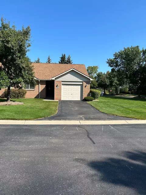 45720 Reedgrass Ln #27, Van Buren, MI 48111