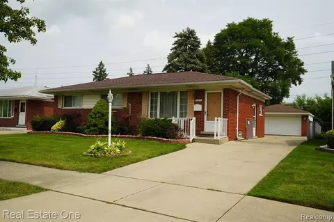 28614 Sutherland Dr, Warren, MI 48088 photo 1
