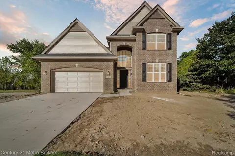 29136 Heritage Pkwy, Warren, MI 48092