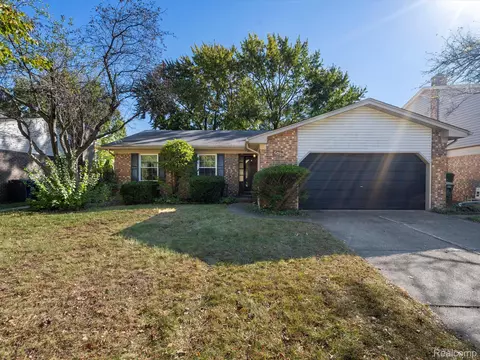 42909 Lombardy Dr, Canton, MI 48187