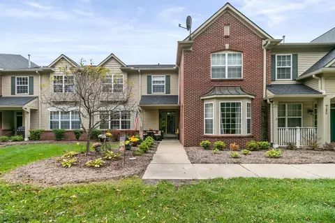 753 Abbington, Howell, MI 48843