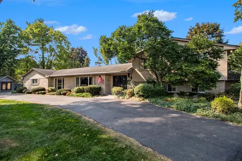 16399 Bell Creek Ln, Livonia, MI 48154