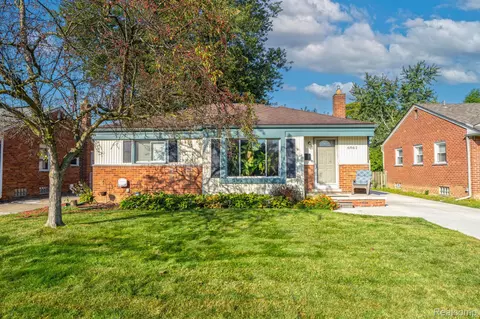 6861 Whitby St, Garden City, MI 48135