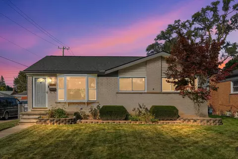 419 Cardwell St, Garden City, MI 48135