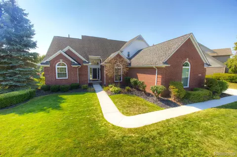 47631 Pavillon Rd, Canton, MI 48188