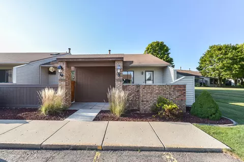 25125 Heritage Ct 6 60 #6, South Lyon, MI 48178