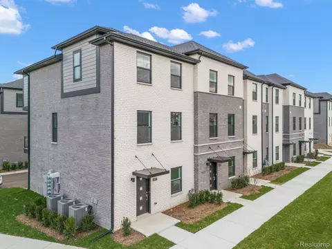 2825 Summers, Troy, MI 48084