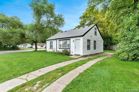12701 W 9 Mile Rd, Oak Park, MI 48237
