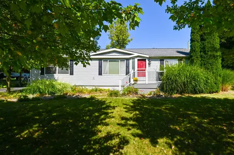726 Amberwood St, Auburn Hills, MI 48326