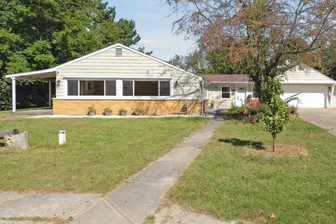 8025 Fieldcrest Dr, Green Oak, MI 48116