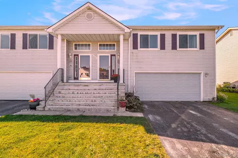1098 Lake Park Dr, Mundy, MI 48439