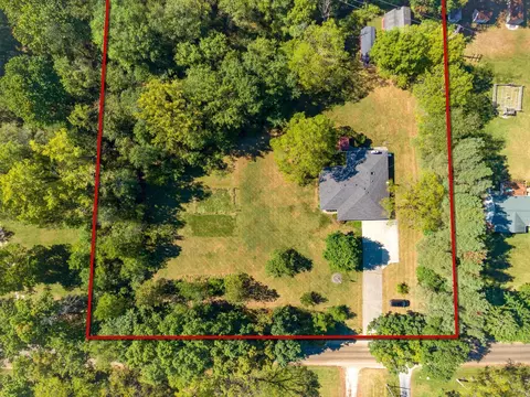 765 N Sashabaw Rd N, Brandon, MI 48462
