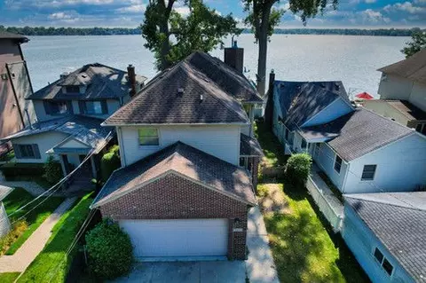1431 W Lake Dr, Novi, MI 48377