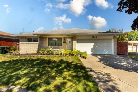 5047 Fleming Crt Ct, Sterling Heights, MI 48310