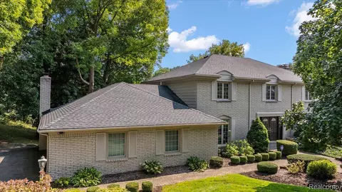 4363 Sunningdale Dr, Bloomfield Township, MI 48302