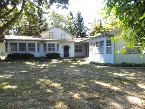 2143 E Newark Rd, Lapeer, MI 48446