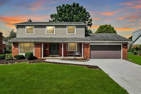 4181 Cambridge Crescent Dr, Troy, MI 48085