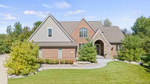 4128 Binghampton Crt Ct, Independence, MI 48348