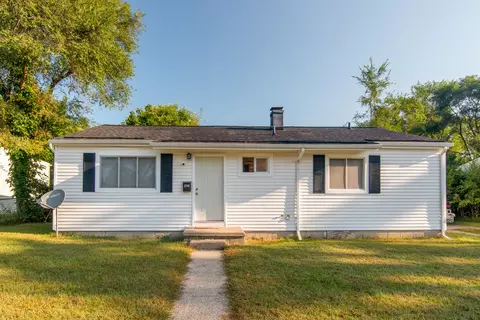 2705 Peachcrest St, Ypsilanti, MI 48198