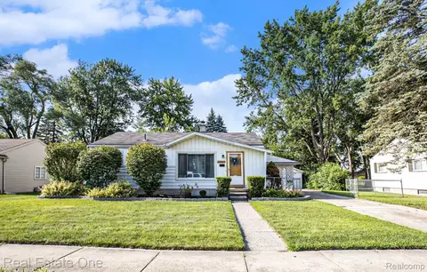 33520 John Hauk St, Garden City, MI 48135