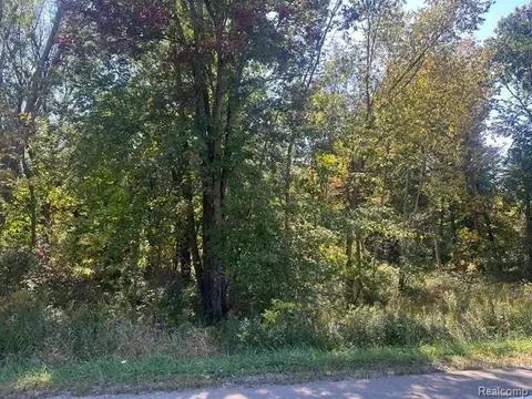 11605 Andersonville Rd, Springfield, MI 48350