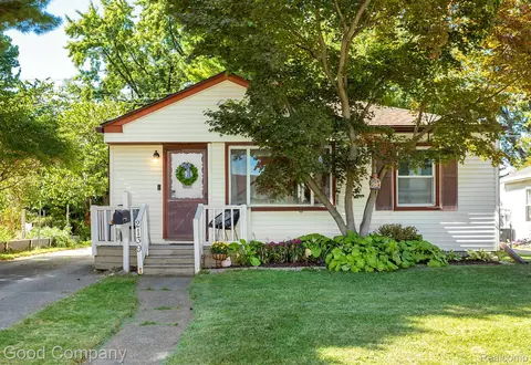 2139 Almont St, Ferndale, MI 48220