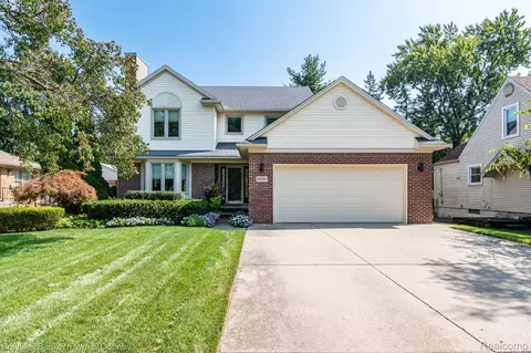18920 Woodring St, Livonia, MI 48152