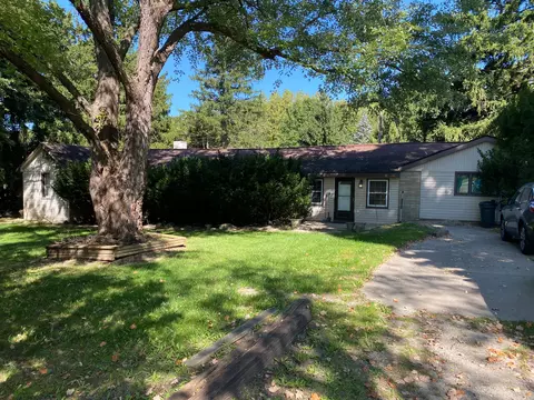 1345 Wixom Trl, Milford, MI 48381