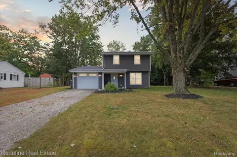 3789 Chesterfield Rd, Orion, MI 48359