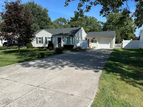 2264 Pauline Dr, Waterford, MI 48329