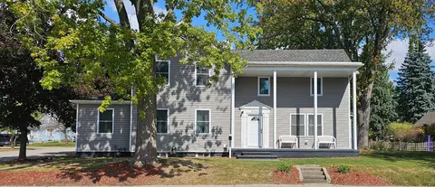 6542 Marlette St, Marlette, MI 48453
