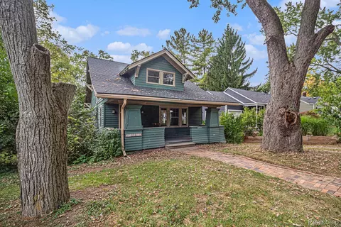226 S Ann Arbor St, Saline, MI 48176
