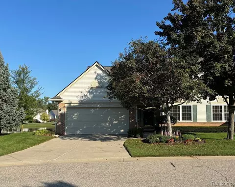 6348 Heron Park Way #1, Clarkston, MI 48346