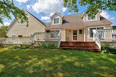 1119 Briar Ridge Ln, Brandon, MI 48462