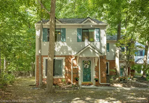 1510 Streamwood, Rochester Hills, MI 48309
