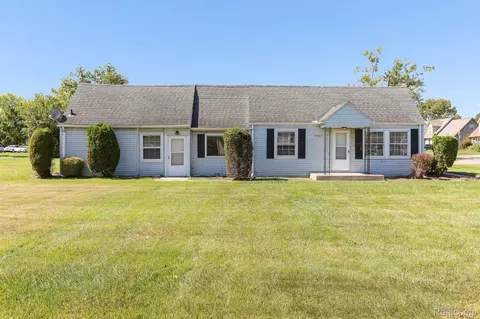 23863 Middlebelt Rd, Farmington Hills, MI 48336