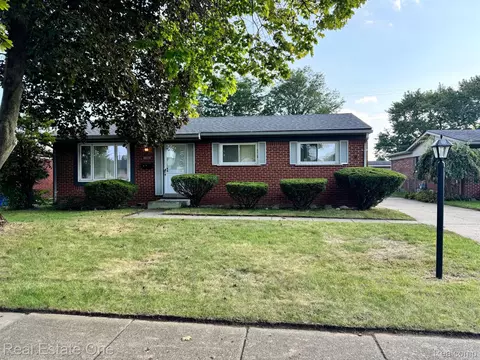 38237 Summers St, Livonia, MI 48154